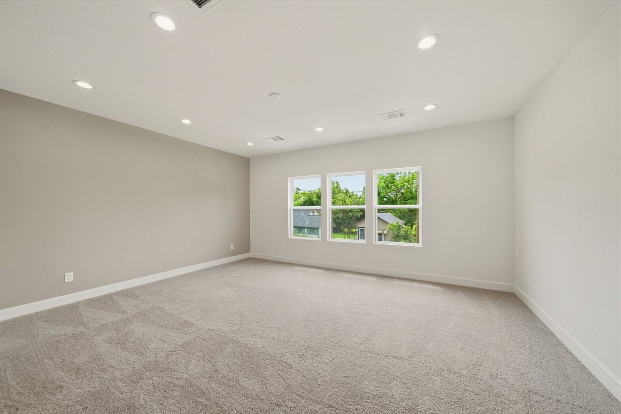 4441 Gunter St - Photo 7 of 19