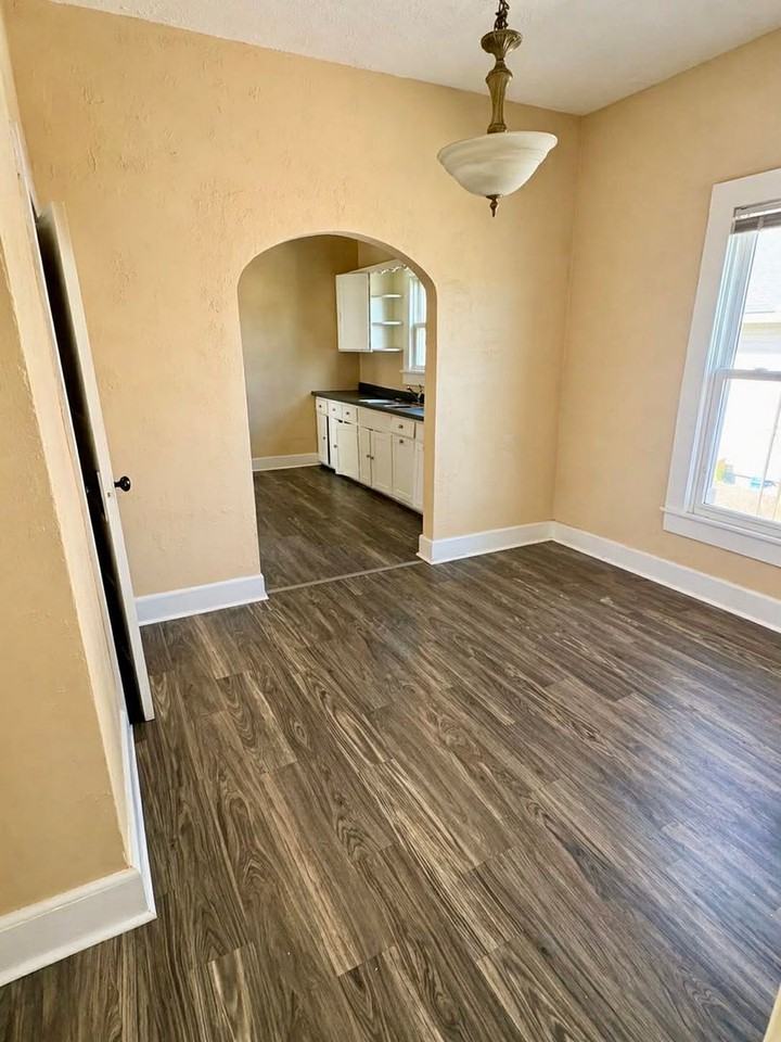 115 Humble Ave - Photo 4 of 8