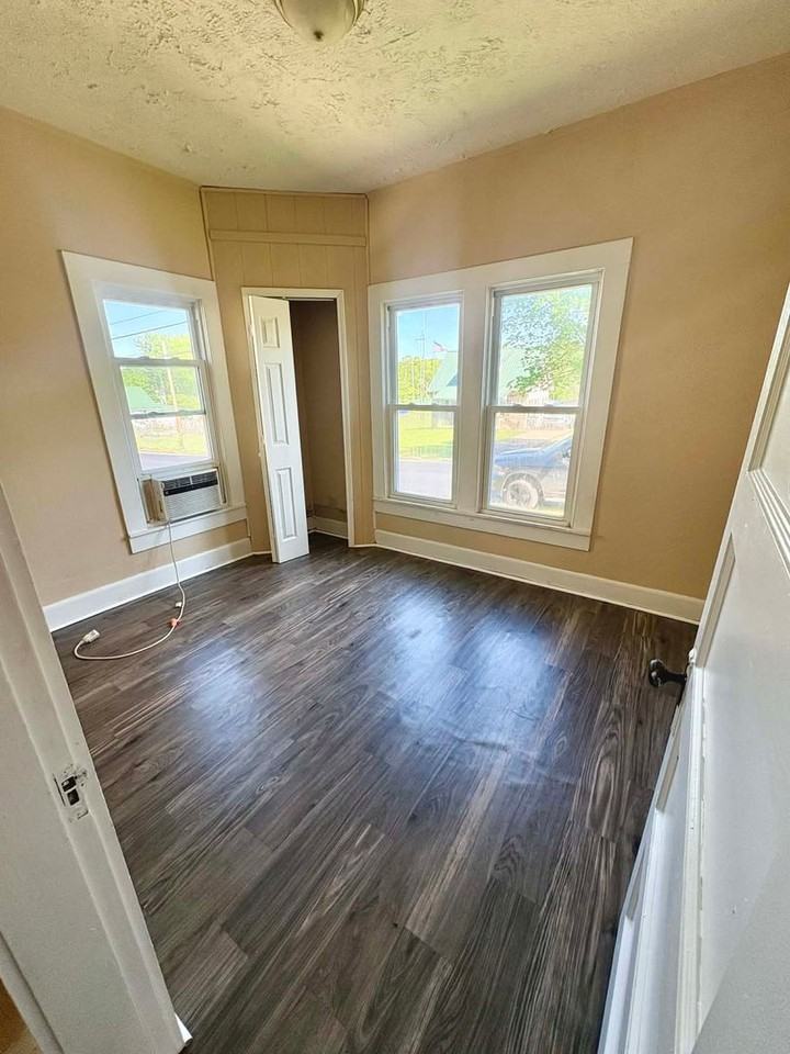 115 Humble Ave - Photo 5 of 8