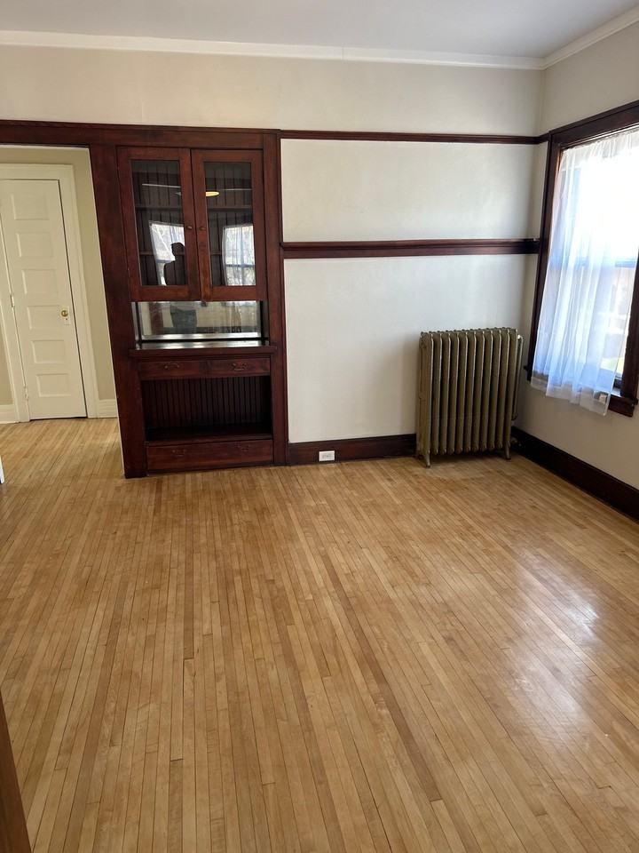 117 N 2nd Ave E #C5 - Photo 4 of 12