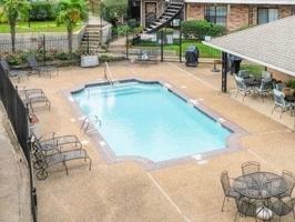 featured image of 415 Thigpen Dr