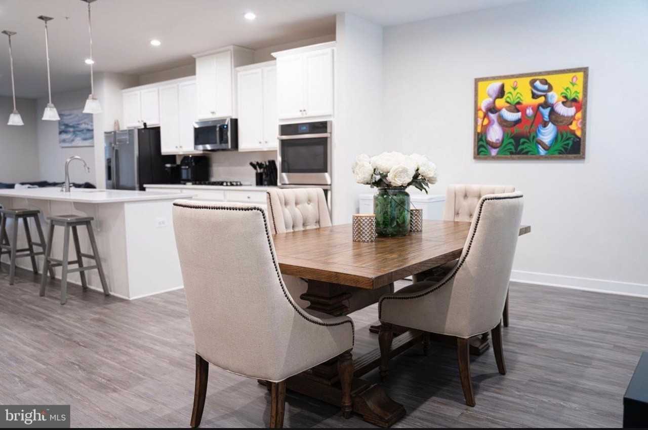 5704 Richmanor Ter - Photo 2 of 10