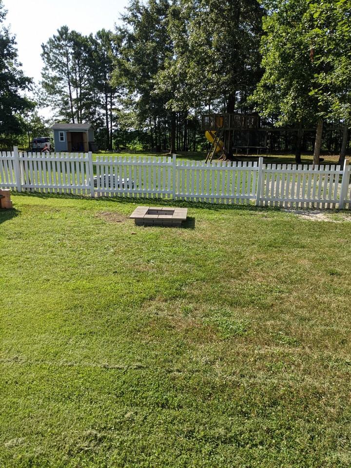 201 Amy Dr - Photo 3 of 16