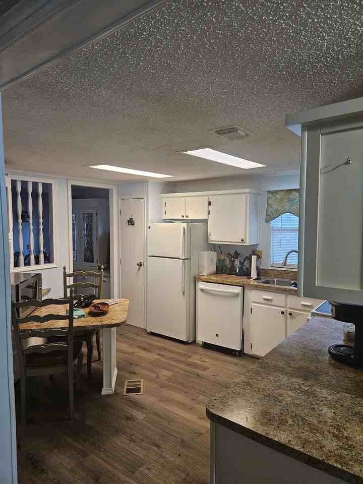 3908 Lemonwood Dr N - Photo 4 of 5