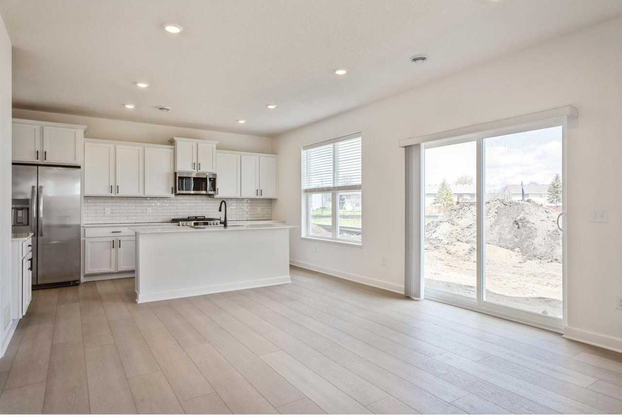 2529 Greenway Ave - Photo 4 of 18