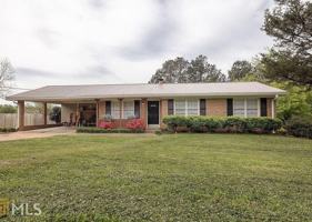 featured image of 295 Vincent Dr