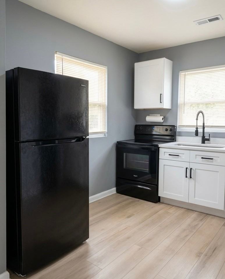 2243 Admiral Dr #2245 - Photo 4 of 8