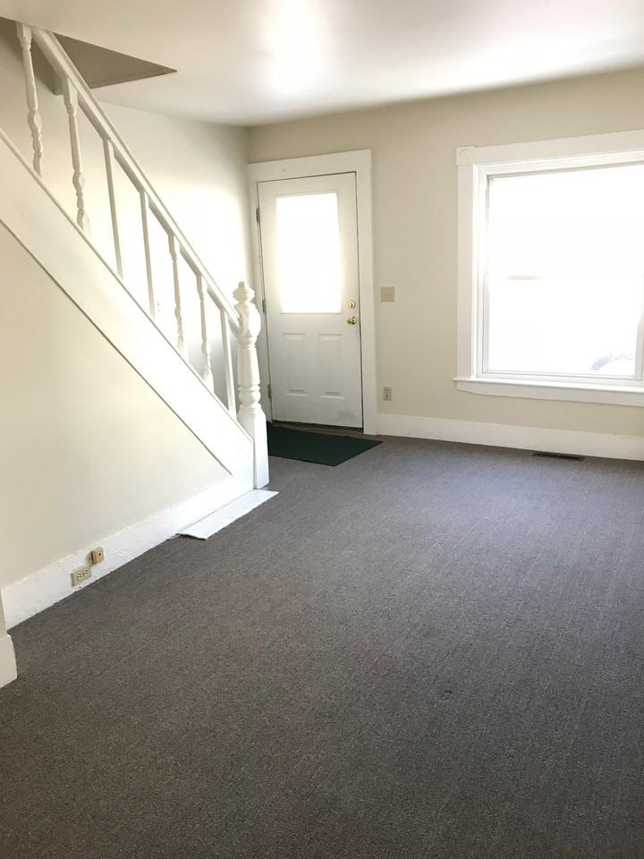 154 N Seminary St #1 - Photo 7 of 14
