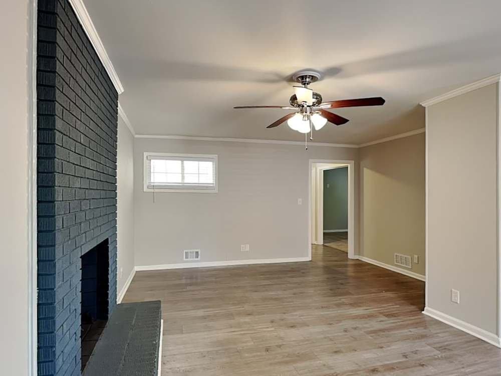 2818 Rainforest Dr - Photo 2 of 8