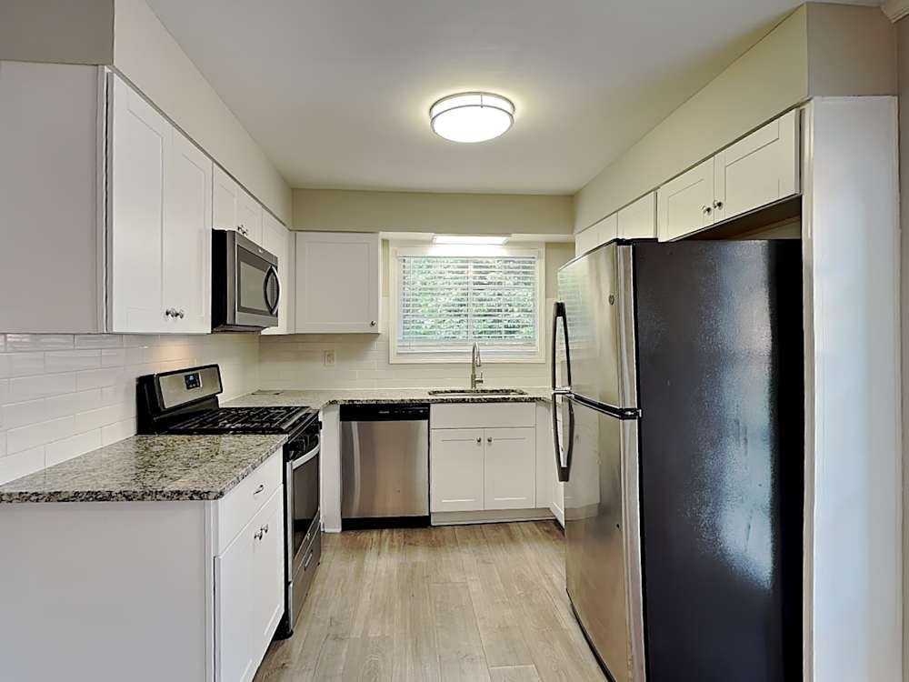 2818 Rainforest Dr - Photo 4 of 8