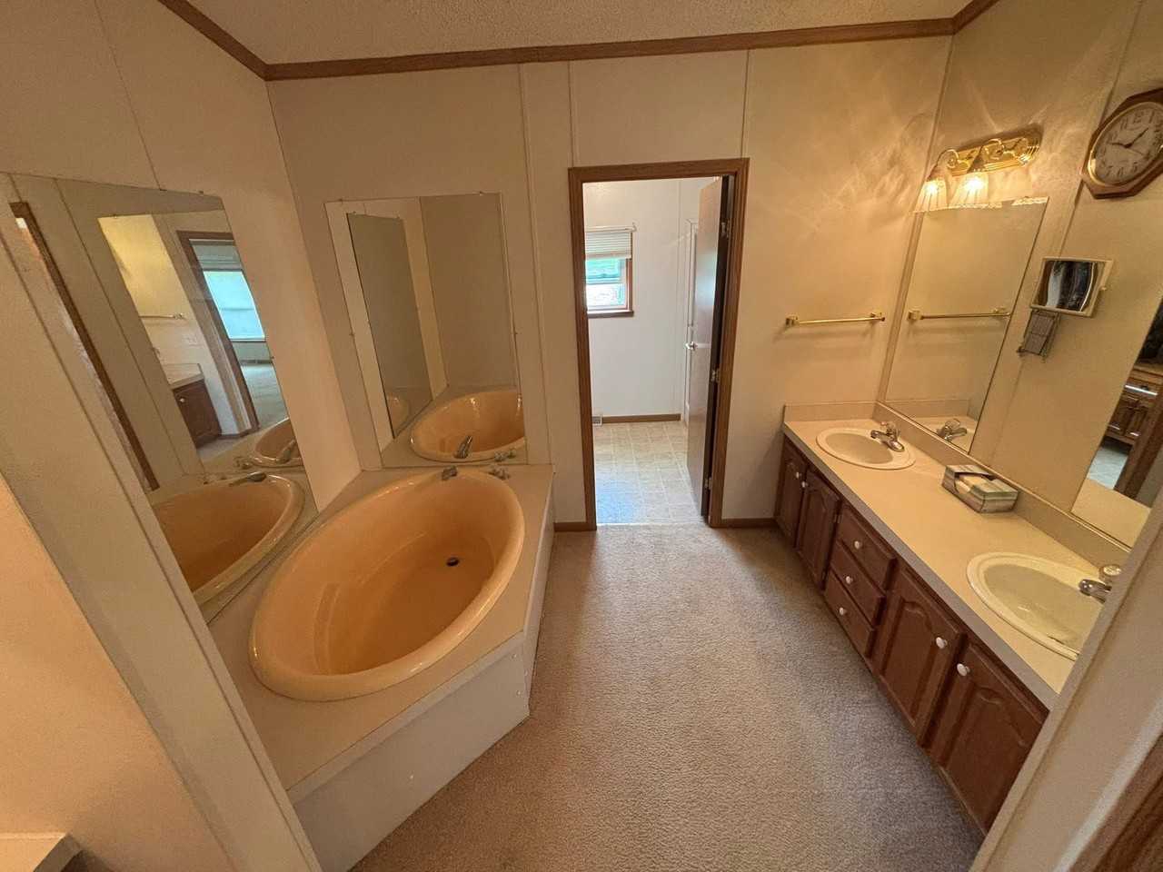 10355 E Hollrah Rd - Photo 6 of 11