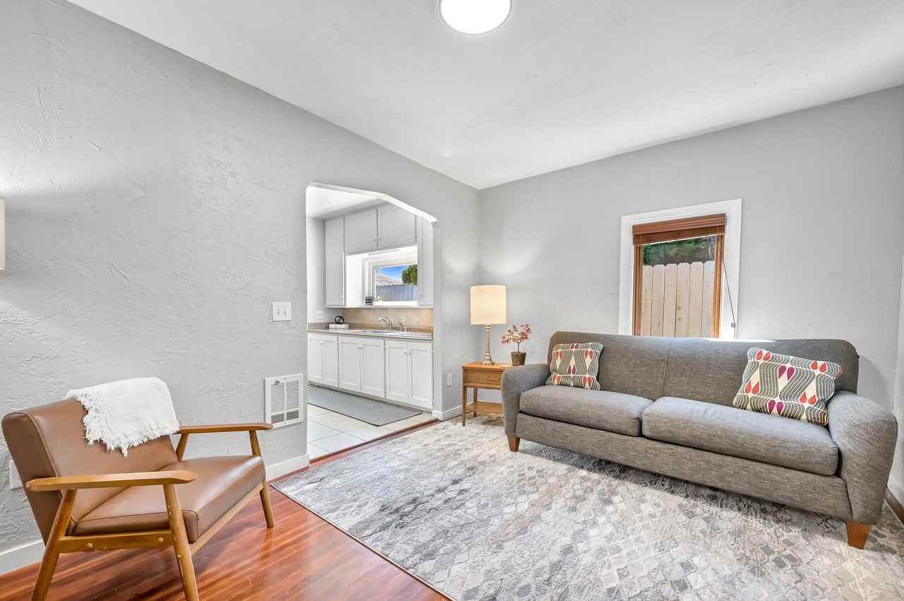 2318 Pacific St - Photo 3 of 20