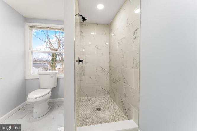 124 Louise Ter - Photo 4 of 18
