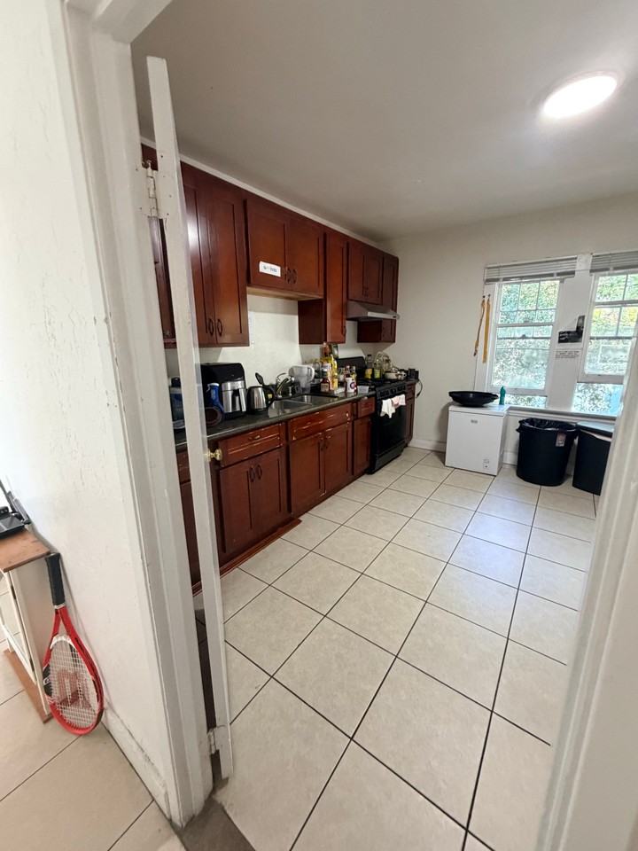 1780 Le Roy Ave #21