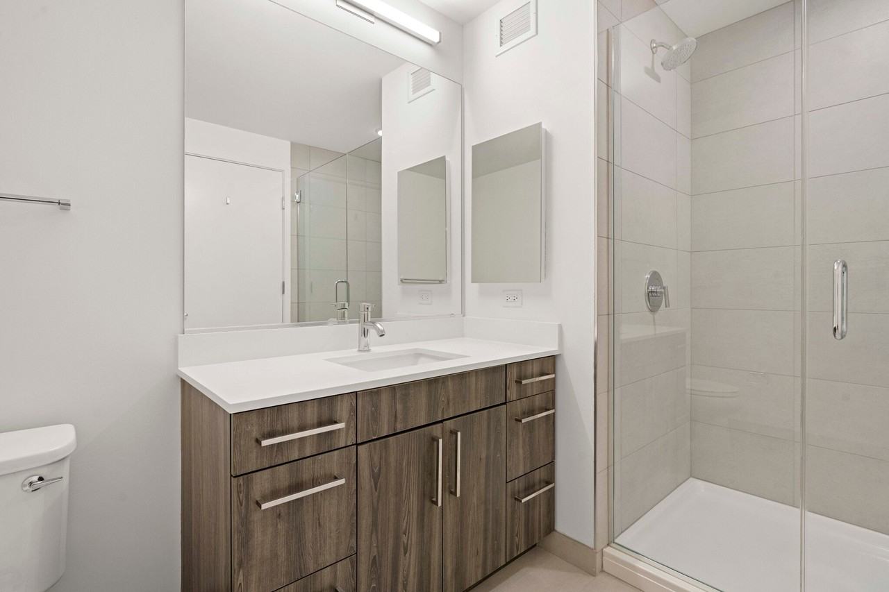 801 S Michigan Ave - Photo 7 of 16