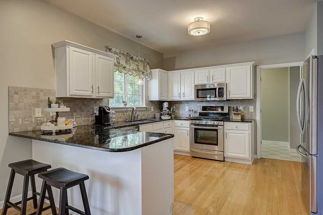 1304 Fenner Ct - Photo 5 of 20