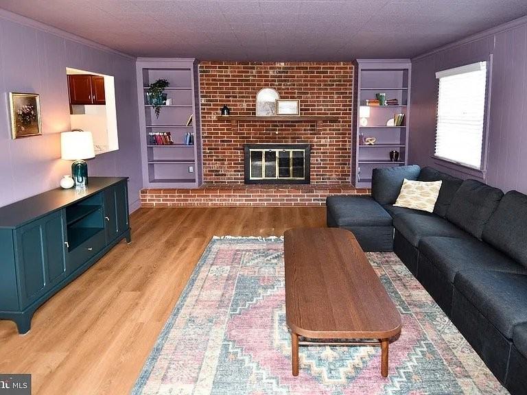2915 Tallow Ln - Photo 2 of 19