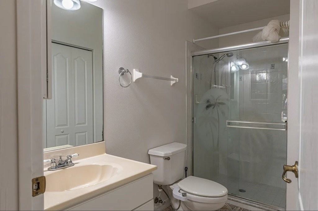 4717 Four Lakes Dr - Photo 3 of 9