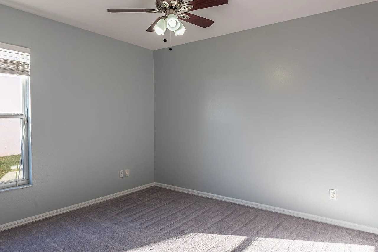 4717 Four Lakes Dr - Photo 6 of 9