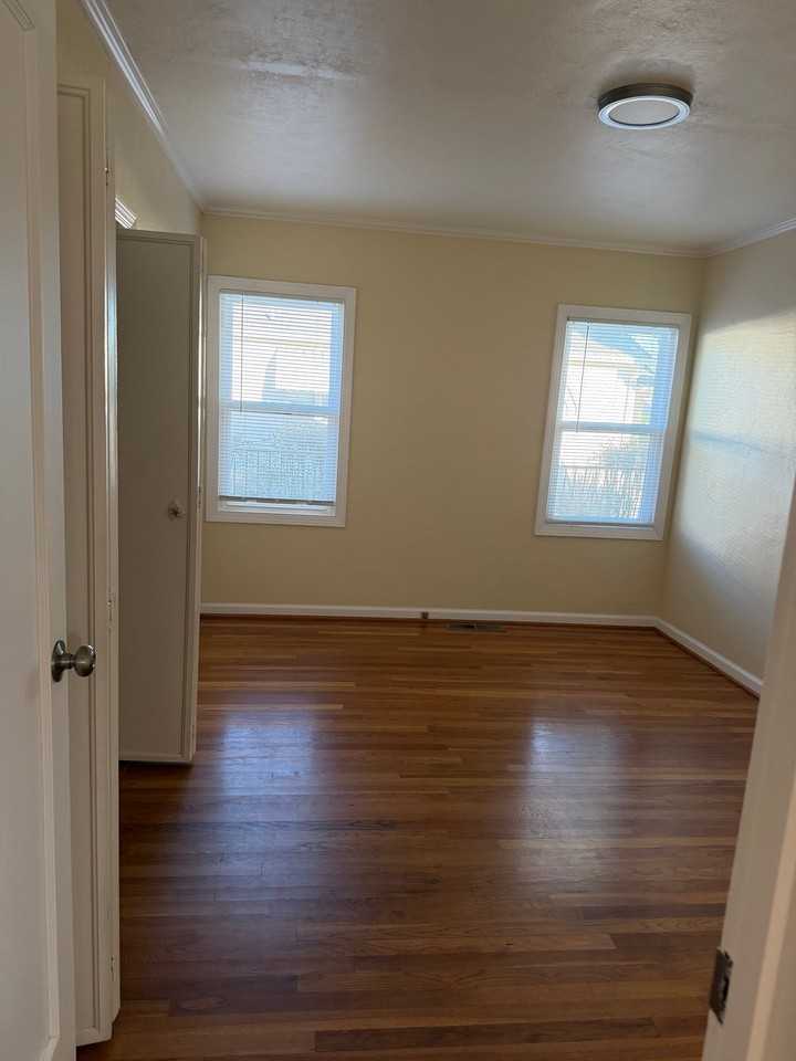 83 E Rosemary Ln - Photo 7 of 10