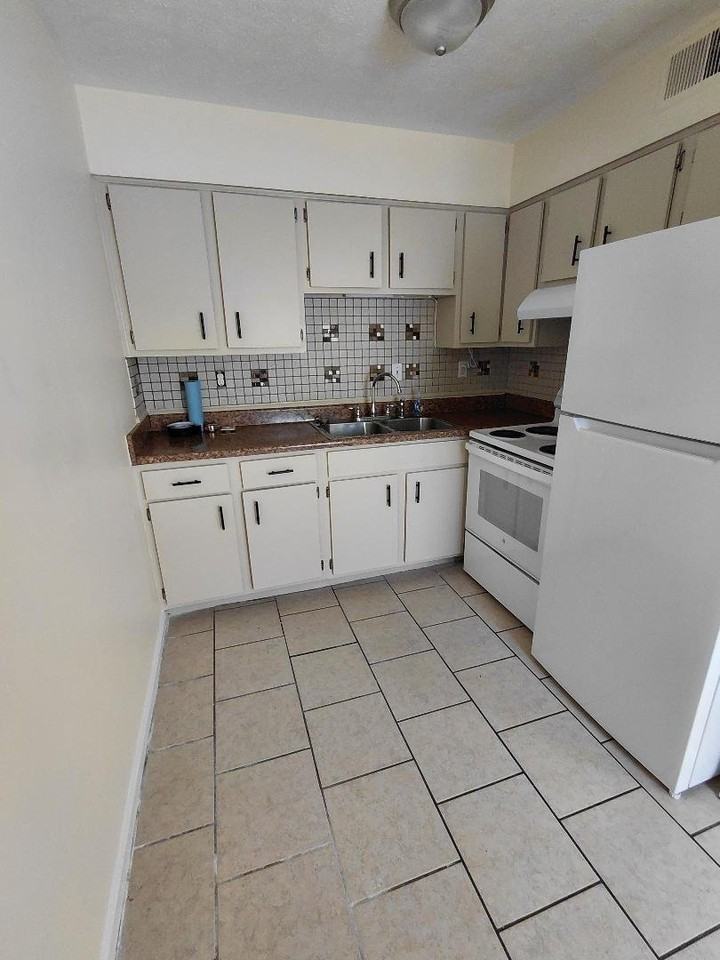 4401 Newport Rd #1 - Photo 2 of 17