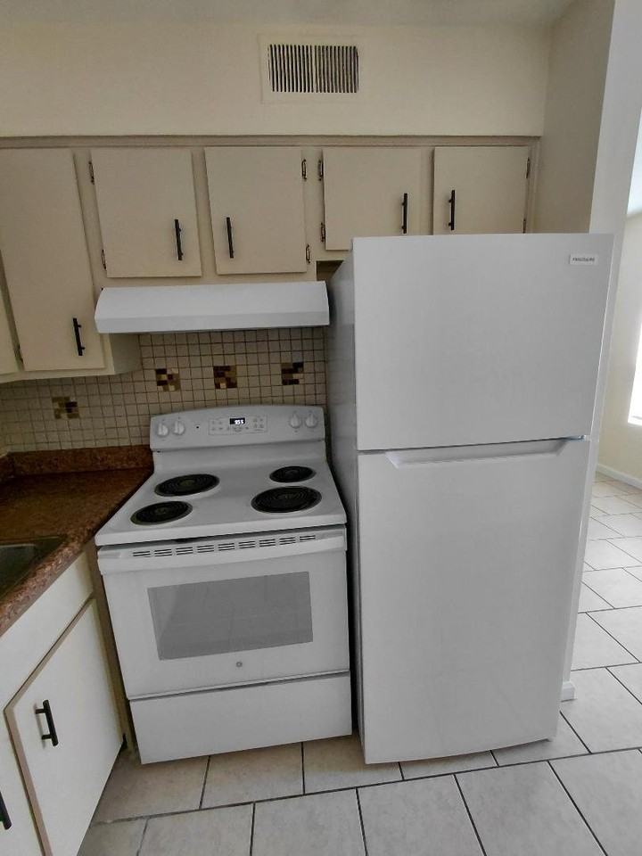 4401 Newport Rd #1 - Photo 3 of 17
