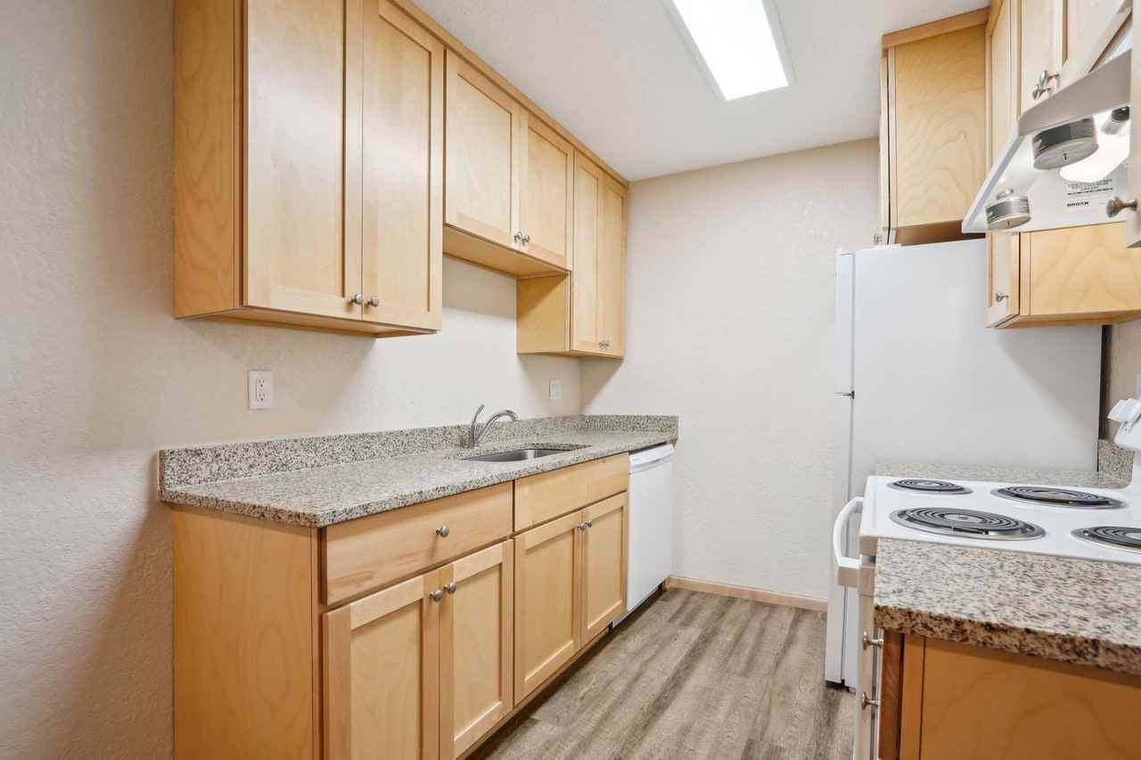 Larpenteur Estates Apartments - Photo 3 of 50