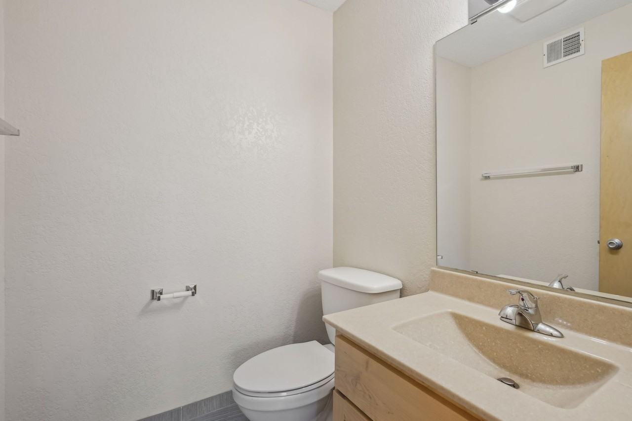 Larpenteur Estates Apartments - Photo 5 of 50
