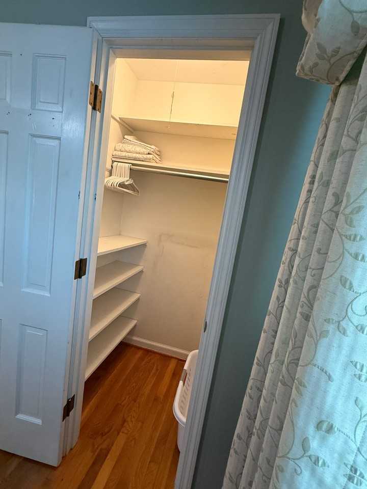 325 Woodside Dr - Photo 3 of 13