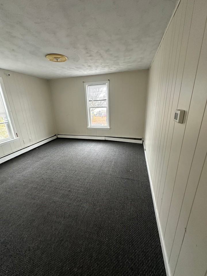 66 Knox St #2 - Photo 4 of 6
