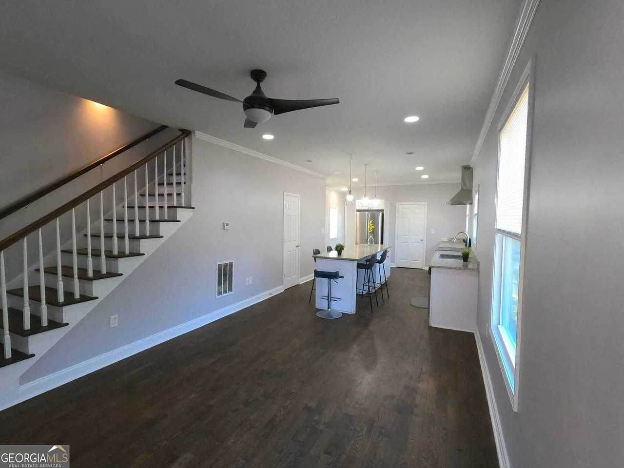 848 Fox St Nw - Photo 2 of 31