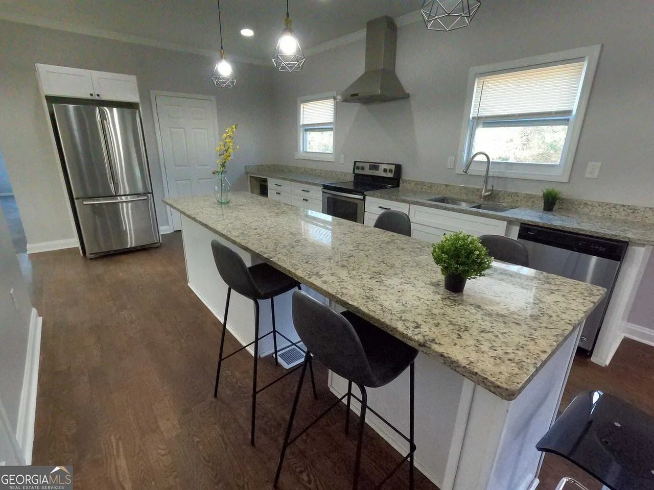 848 Fox St Nw - Photo 3 of 31