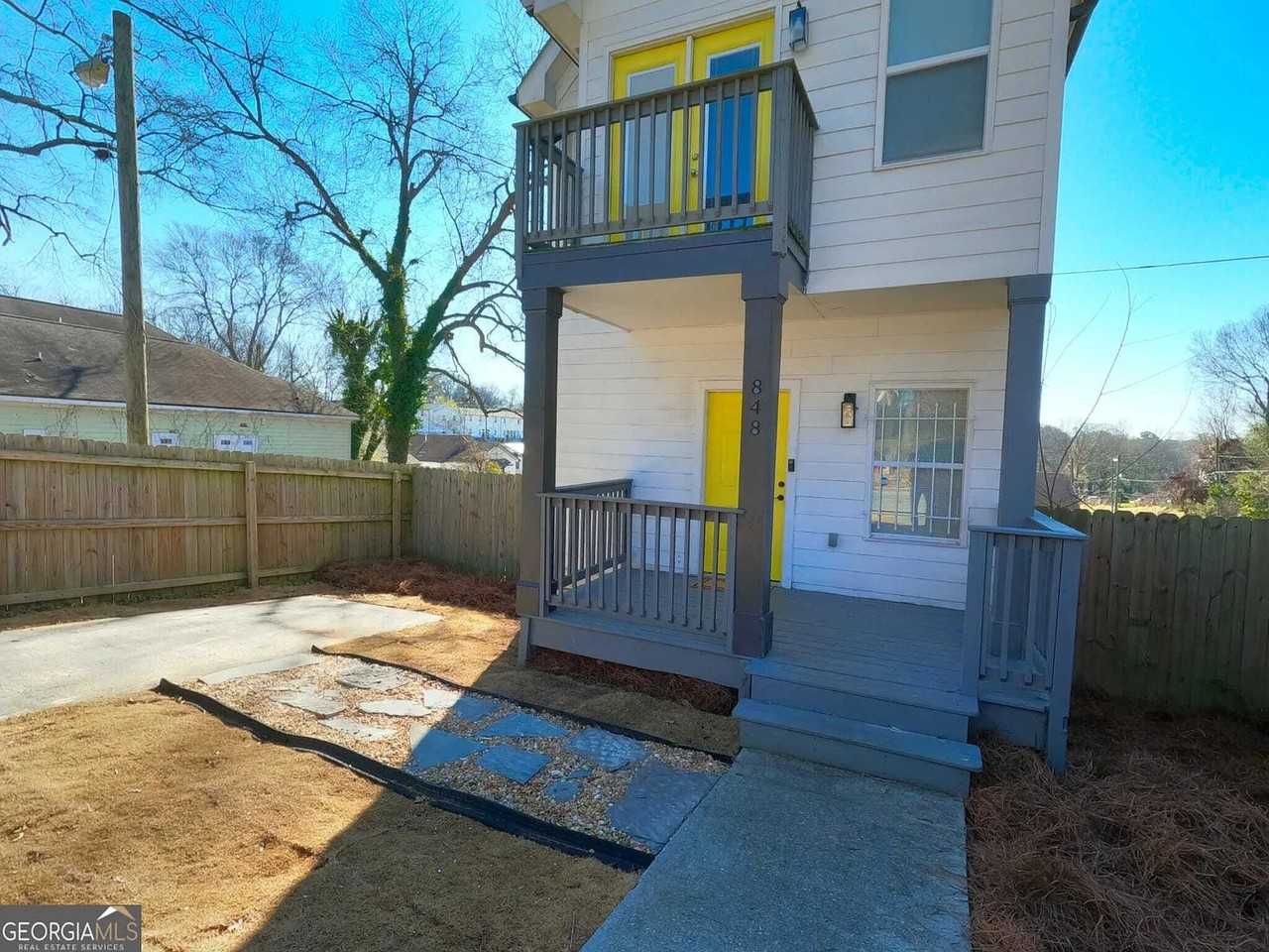 848 Fox St Nw - Photo 5 of 31