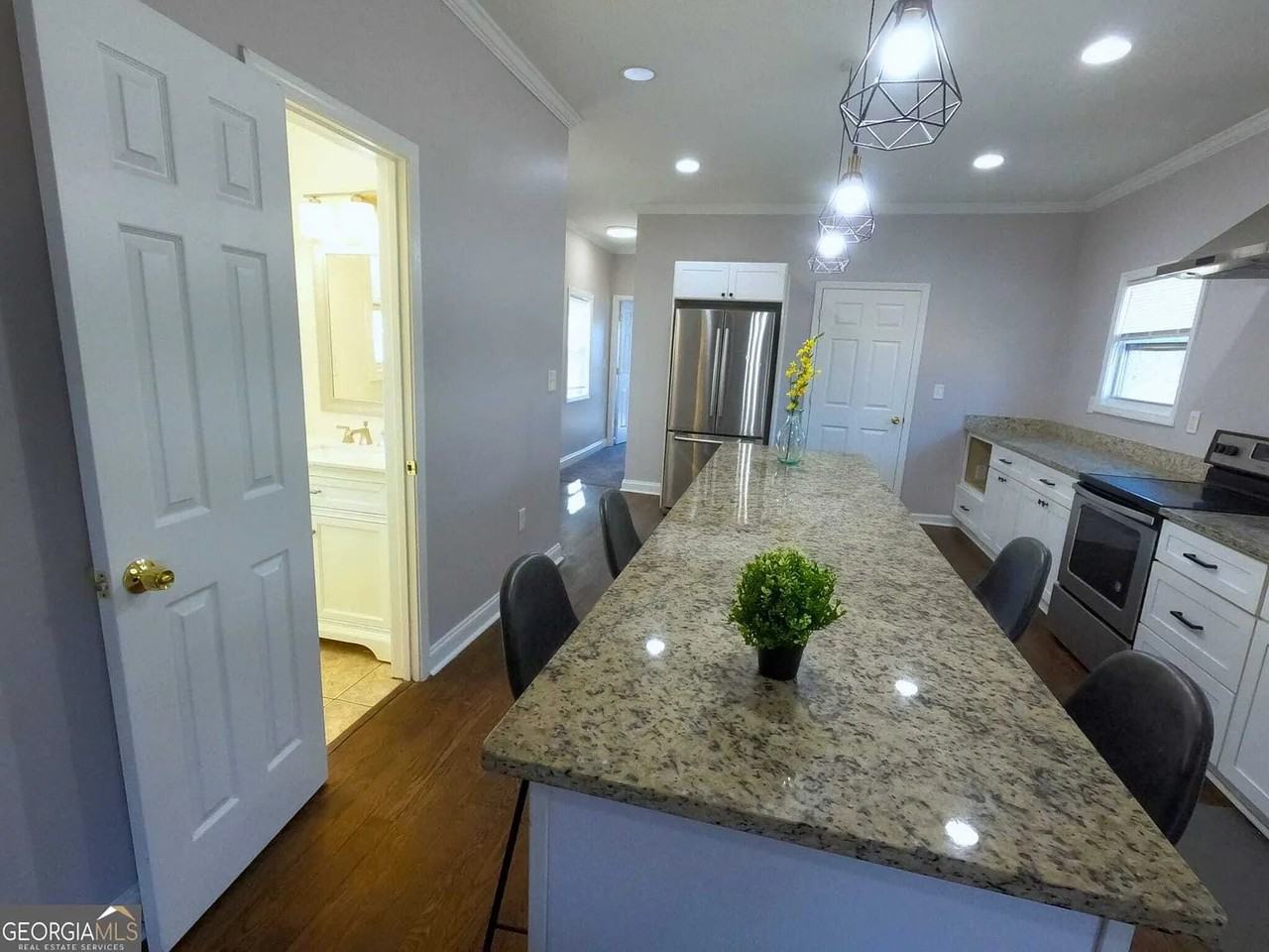 848 Fox St Nw - Photo 7 of 31