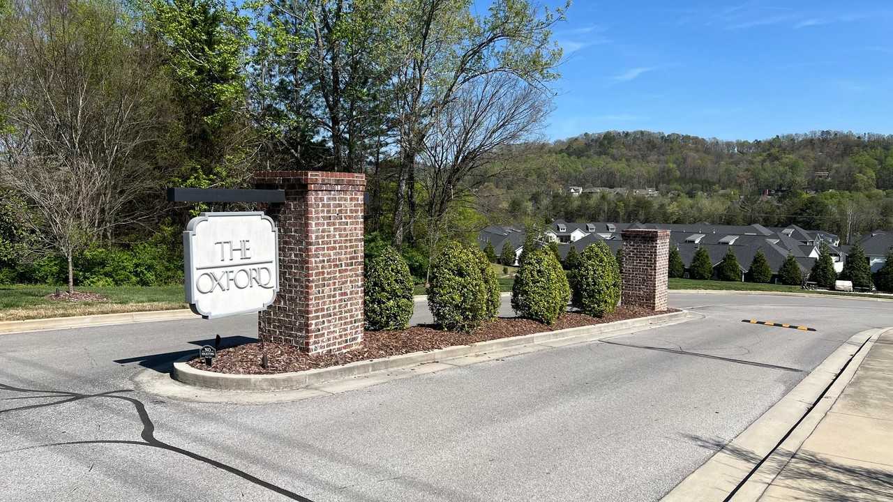 847 Wellstone Dr - Photo 3 of 5