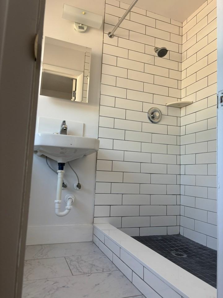 3507 Broadway #207 - Photo 5 of 11