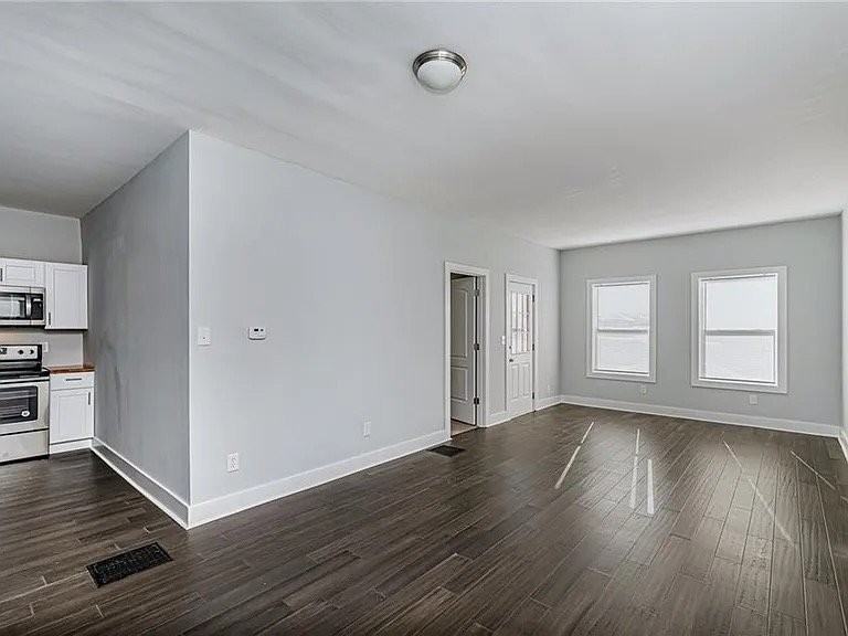 1546 E Bradbury Ave - Photo 7 of 11
