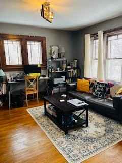 1008 E 37th St #4 - Photo 5 of 13