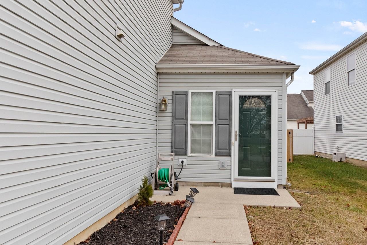 3236 Easthaven Dr S - Photo 2 of 16