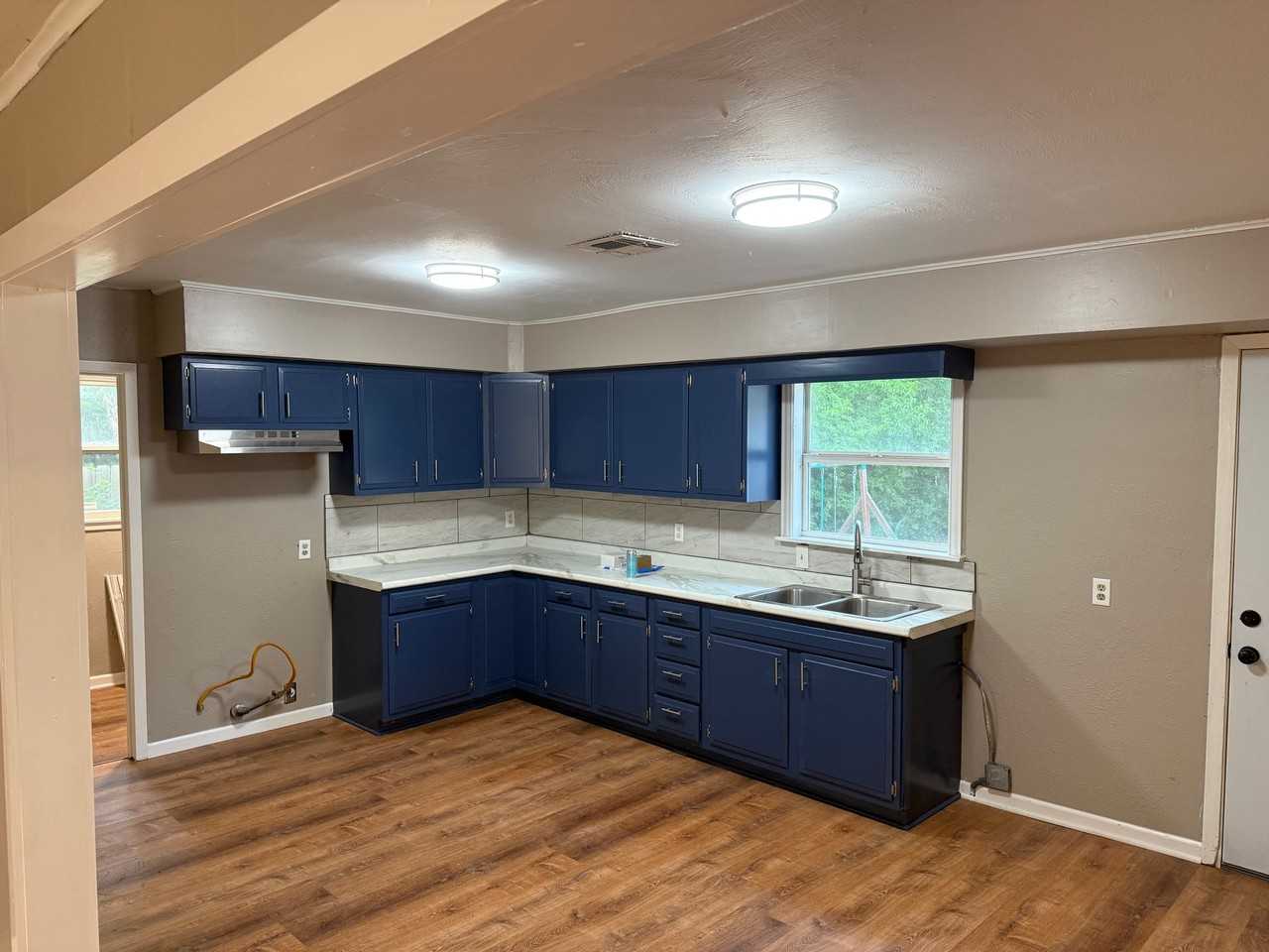 1436 Sheppard St - Photo 2 of 15