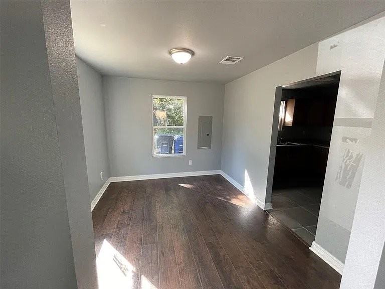 2924 Harp St - Photo 4 of 8