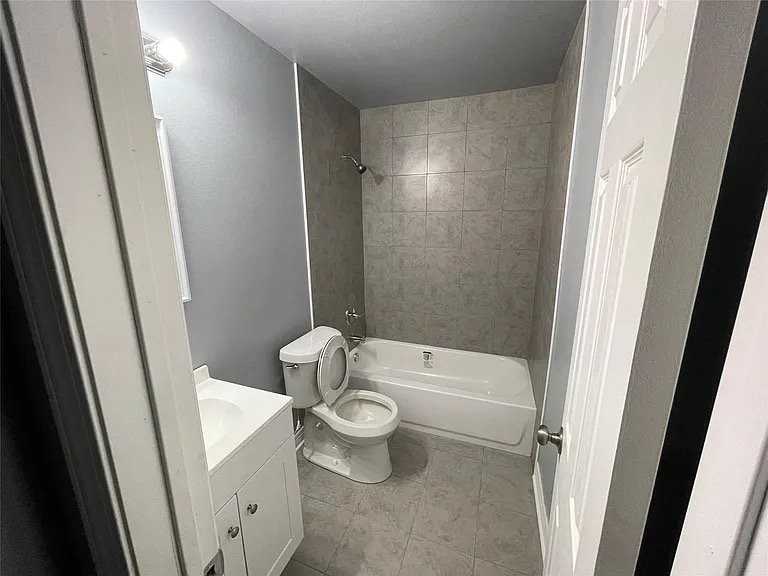 2924 Harp St - Photo 5 of 8