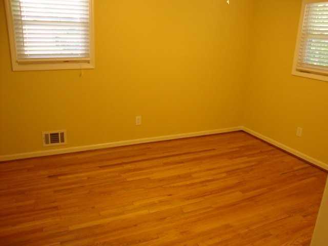 2156 Arlington Ave Ne - Photo 7 of 8