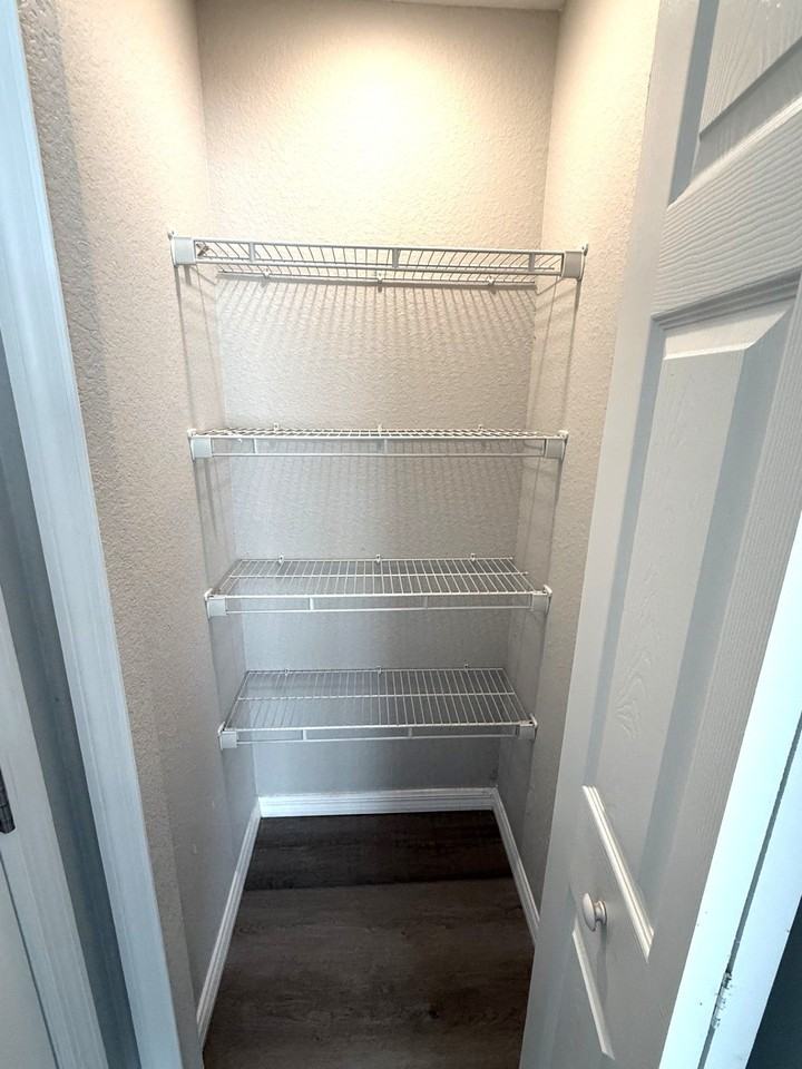 1935 Avenue O Sw #201 - Photo 4 of 12