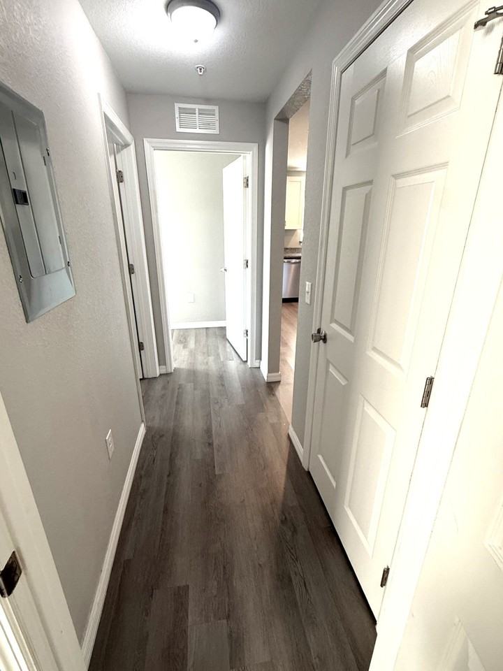 1935 Avenue O Sw #201 - Photo 5 of 12