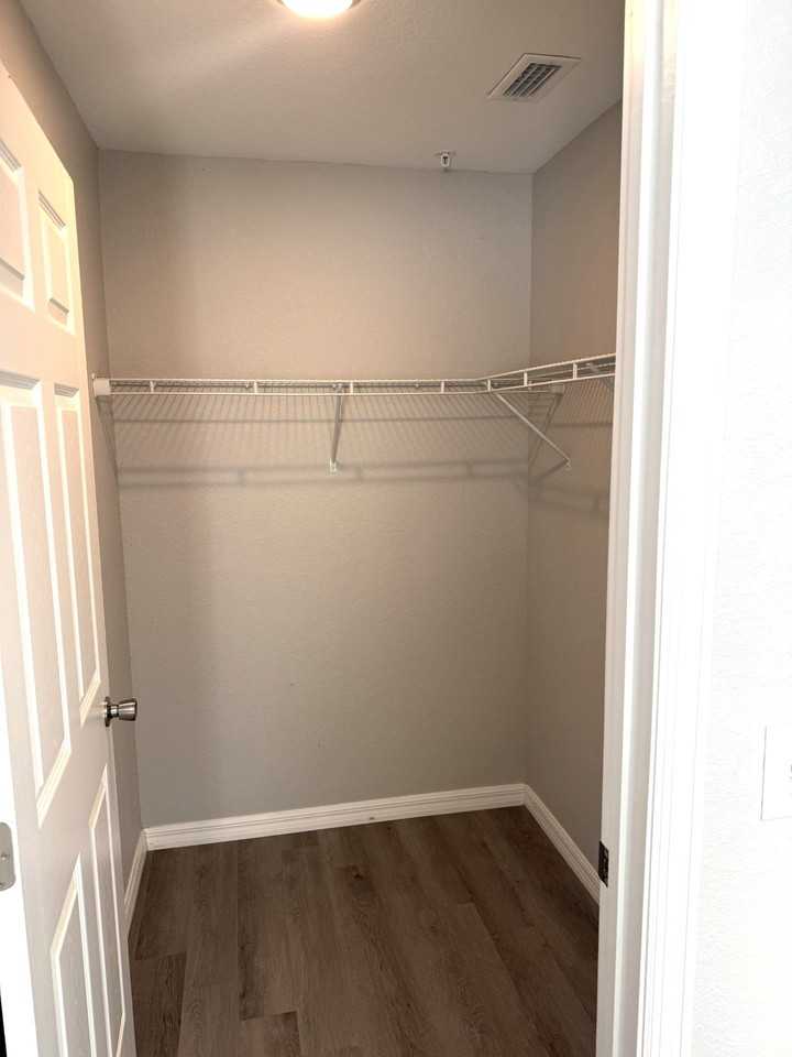 1935 Avenue O Sw #201 - Photo 7 of 12