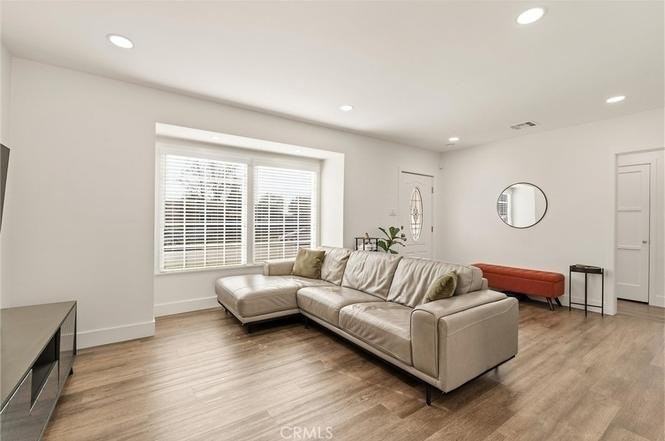 6067 Jaymills Ave - Photo 5 of 19