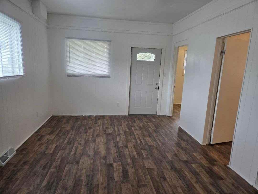 814 S Porter St - Photo 2 of 14