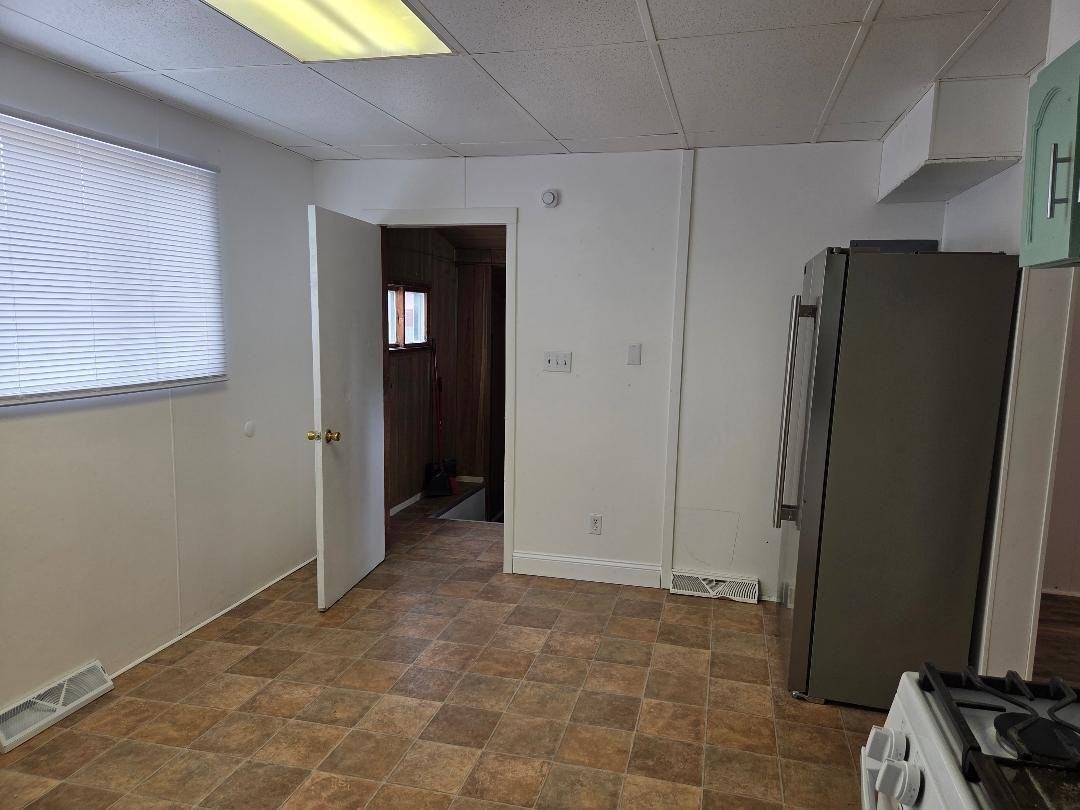 814 S Porter St - Photo 5 of 14