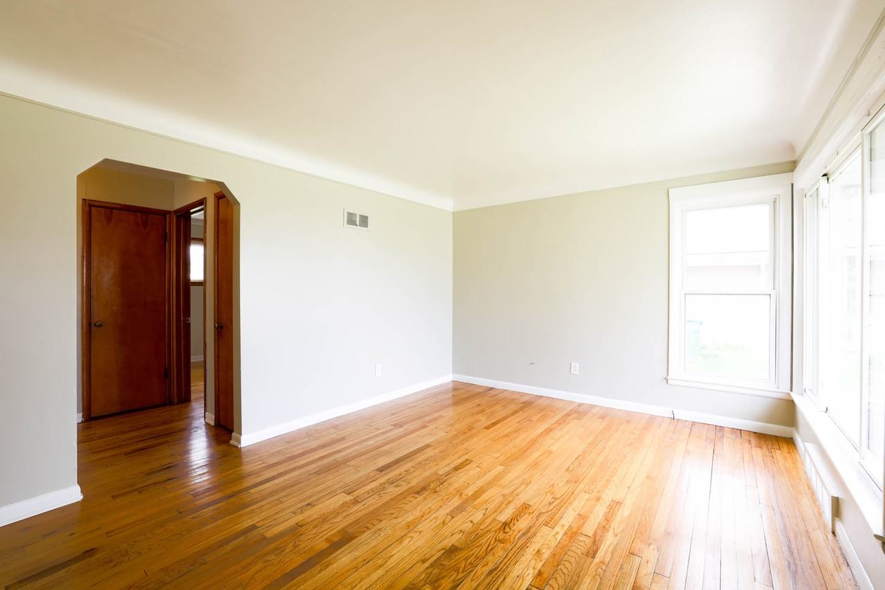 24535 Brittany Ave #NA - Photo 3 of 12